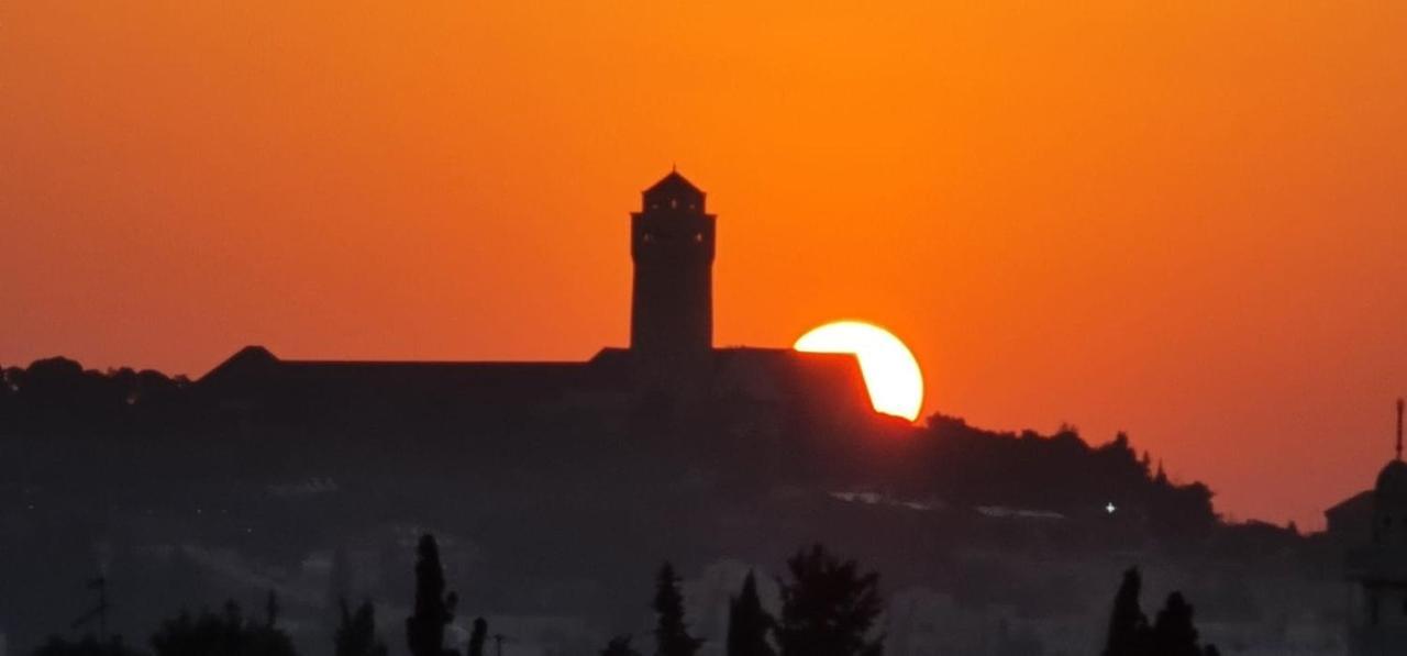 לינה וארוחת בוקר ירושלים האירוח של דיאנה מראה חיצוני תמונה